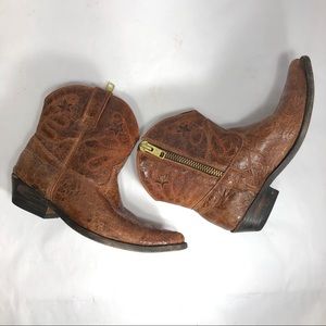 Steve Madden Western Distressed Leather Boots